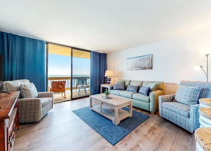 Oceanfront Getaway With Private Balcony Free Wifi Access & Shared Pool Сasa de vacaciones
