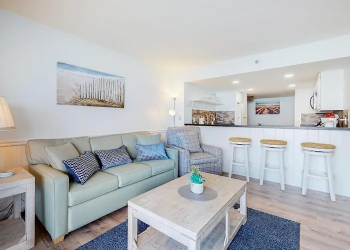 Oceanfront Getaway With Private Balcony Free Wifi Access & Shared Pool