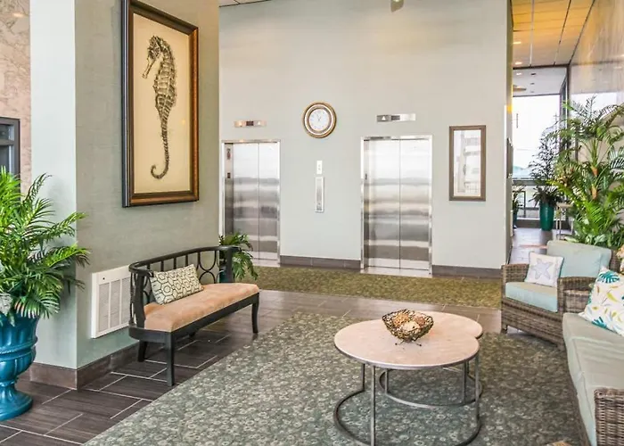 Oceanfront Getaway With Private Balcony Free Wifi Access & Shared Pool